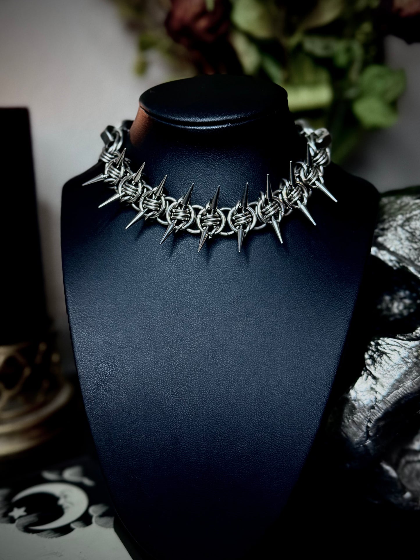 Silverthorn Neck chain